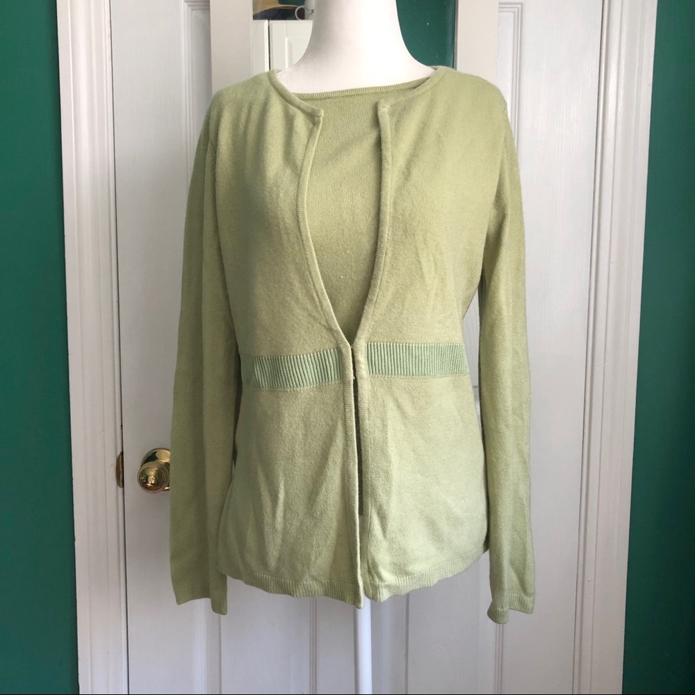 Debbie Morgan green apple cardigan under top attached small